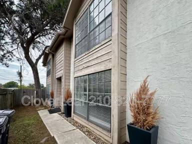 Main picture of 10561 Starcrest Dr