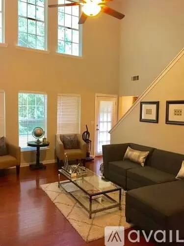 Main picture of 1324 Gates Cir SE