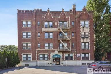Main picture of 41 S Munn Ave