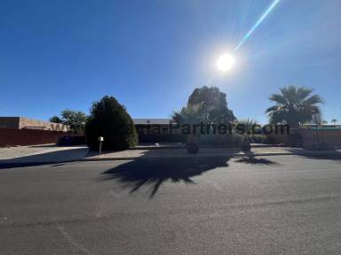 Main picture of 5514 E 1st St