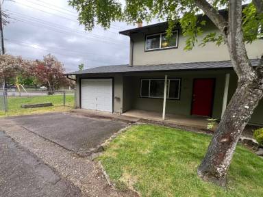 Main picture of 4227 Daisy St