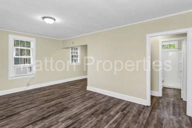 Main picture of 1738 Columbia College Dr