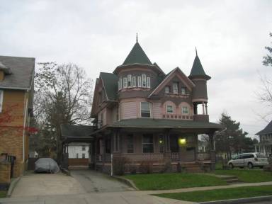 Main picture of 244 Kenwood Ave