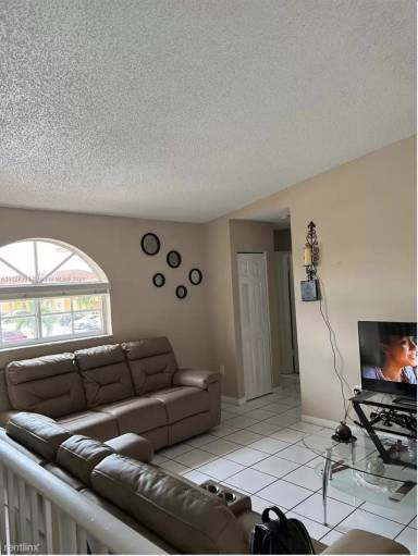 Main picture of 3526 W 80th St