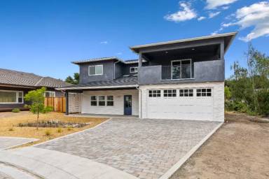 Main picture of 2285 Paul Minnie Ave