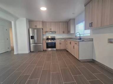 Main picture of 590 N 300 W