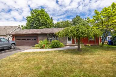Main picture of 58 Dutchess Dr