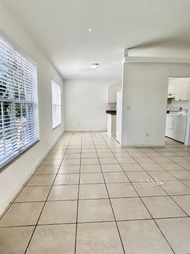 Main picture of 4918 Leonard Blvd S
