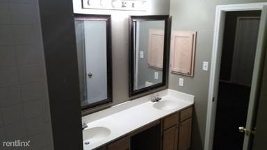 Main picture of 6034 Maple Leaf Dr