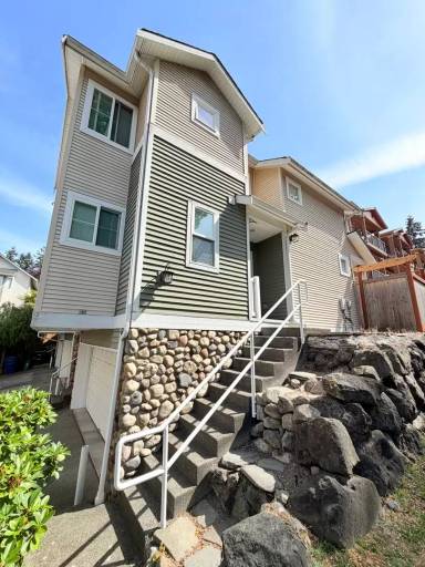 Main picture of 12726 35th Ave NE