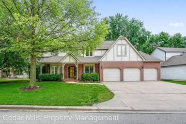 Main picture of 1032 N Cypress Dr