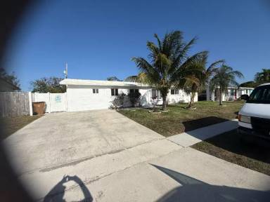 Main picture of 1308 SE 1st Ter