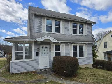 Main picture of 131 Dwight St