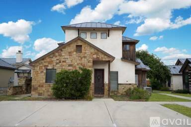 Main picture of 1752 Gruene Vineyard Xing
