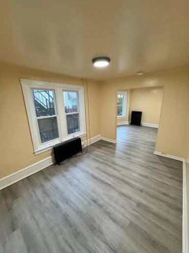 Main picture of 109 S 6th St