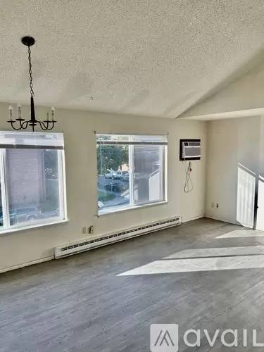 Main picture of 6104 N Mayfair St