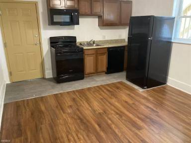 Main picture of 206 Ophelia St