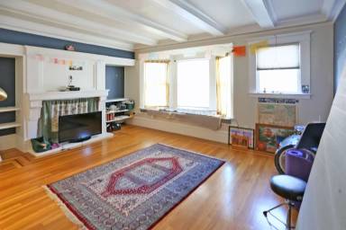 Main picture of 819 Capp St