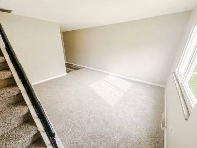 Main picture of 1902 Airline Ave