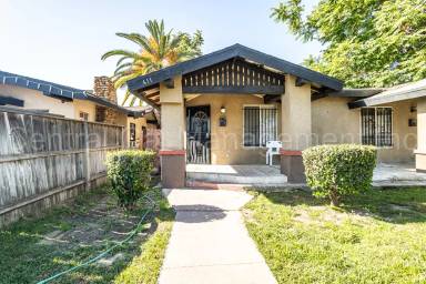 Main picture of 411 18th St