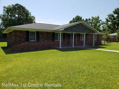 Main picture of 305 Hickory St