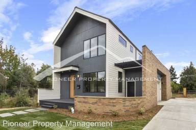 Main picture of 2224 W Parkhill Ave