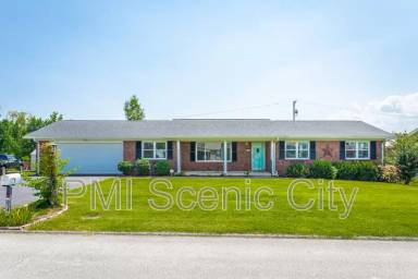 Main picture of 8140 Holly Crest Dr