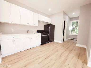 Main picture of 13 Stegman St