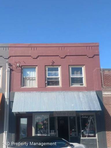 Main picture of 780 SE Pioneer Way
