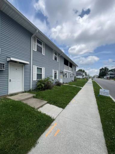 Main picture of 2225 S Hoyt Ave