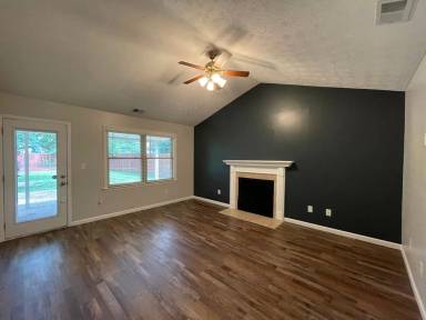 Main picture of 1213 Spring Run Rd