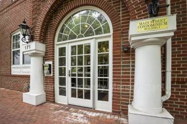 Main picture of 171 Somervelle St