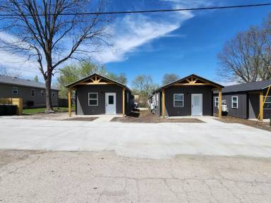 Main picture of 421 Gale St
