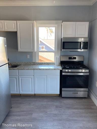 Main picture of 520 F Ave