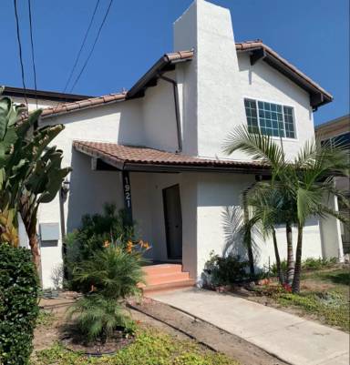 Main picture of 1921 Vanderbilt Ln