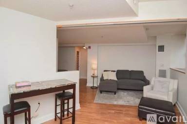 Main picture of Canal Place 1
