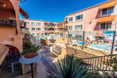 Main picture of 840 Turquoise St
