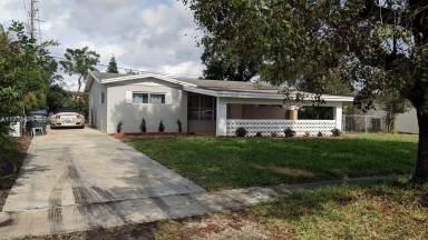 Main picture of 6461 Evans St