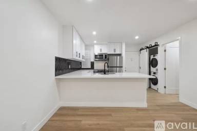Main picture of 17000 Burbank Blvd