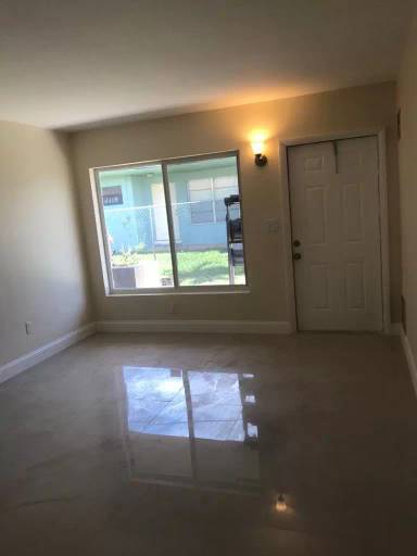 Main picture of 14901 NE 5th Ct