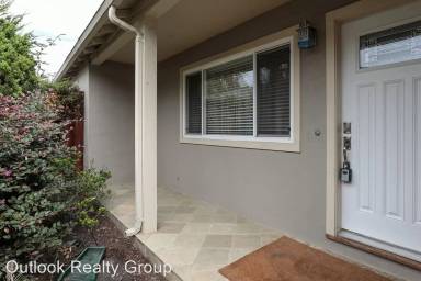 Main picture of Duplex in Central Location