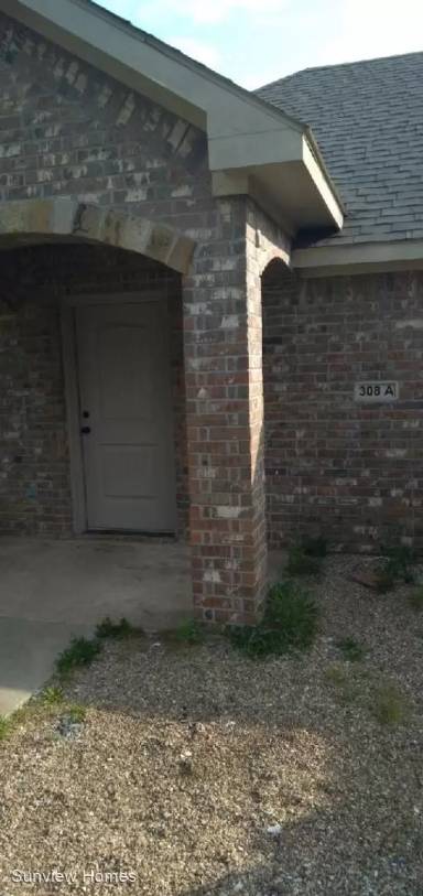 Main picture of 308 E Bryan Ave