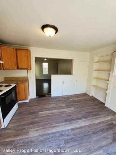 Main picture of 215 S High St