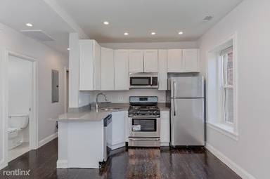 Main picture of 998 Tremont St