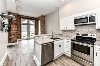 Main picture of 1229 15th St NW