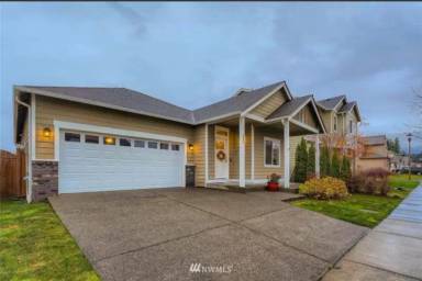 Main picture of 487 Petersen Dr E