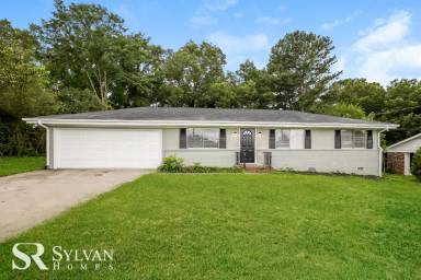 Main picture of 913 New Hope Rd