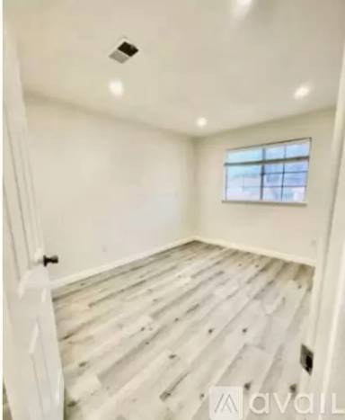Main picture of 2828 Hillcrest Ave