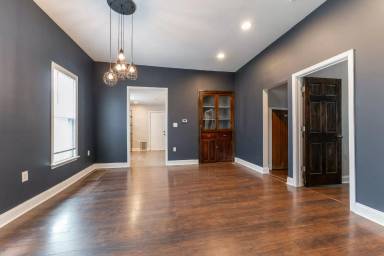 Main picture of 1042 Saint Paul St