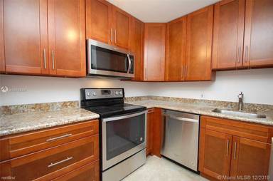 Main picture of 7905 SW 86th St